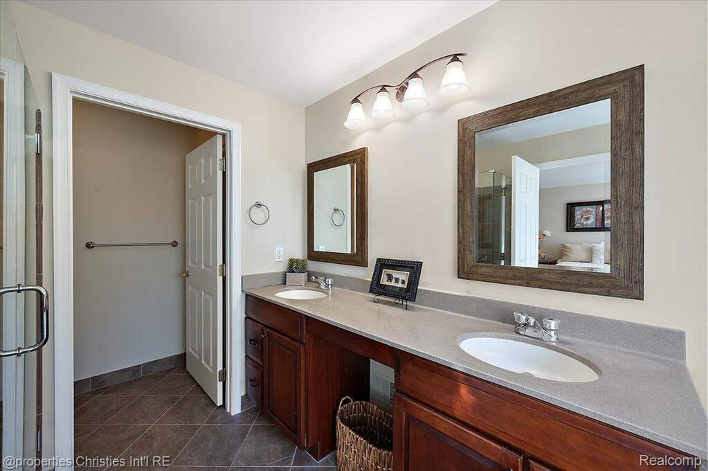3 Bedroom Villa/Townhouse's Image 35