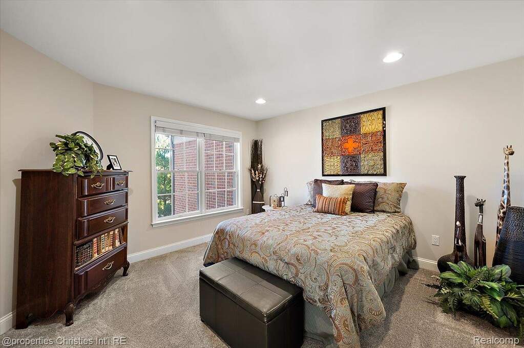 3 Bedroom Villa/Townhouse's Image 39