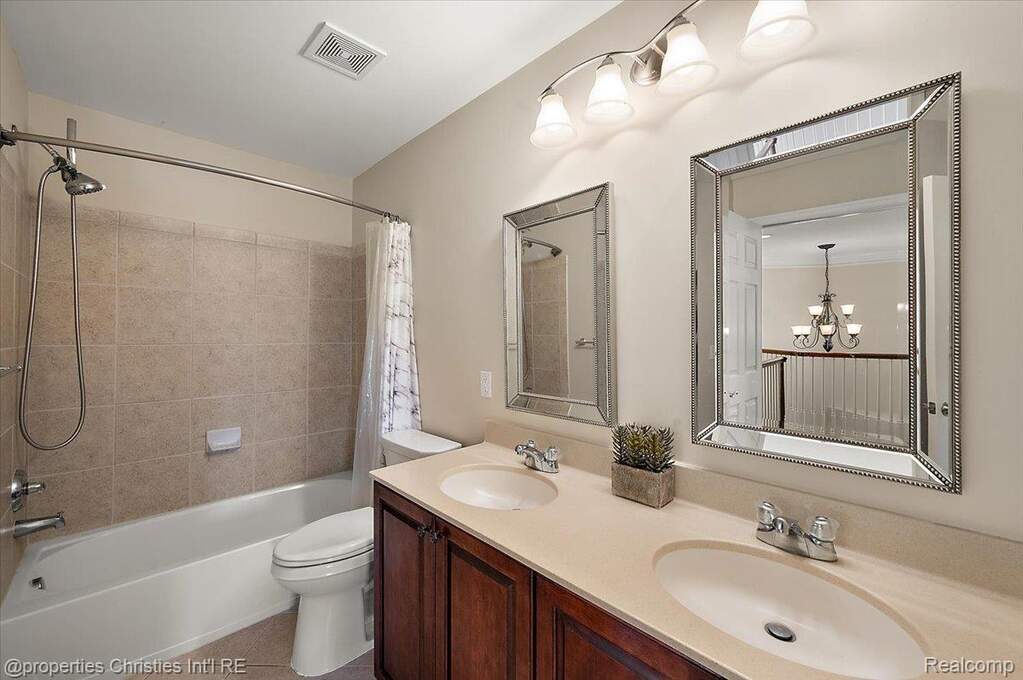 3 Bedroom Villa/Townhouse's Image 44