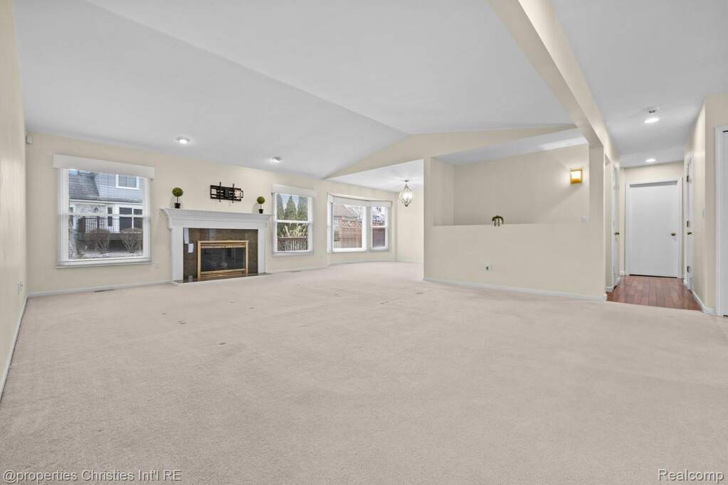 3 Bedroom Single Family Home/House's Image 8