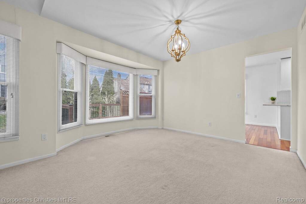 3 Bedroom Single Family Home/House's Image 12