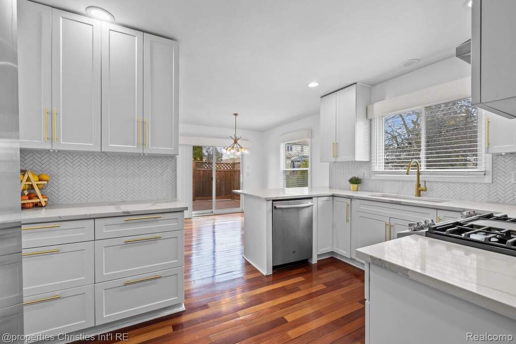 Lots of Cabinet & Counter Space