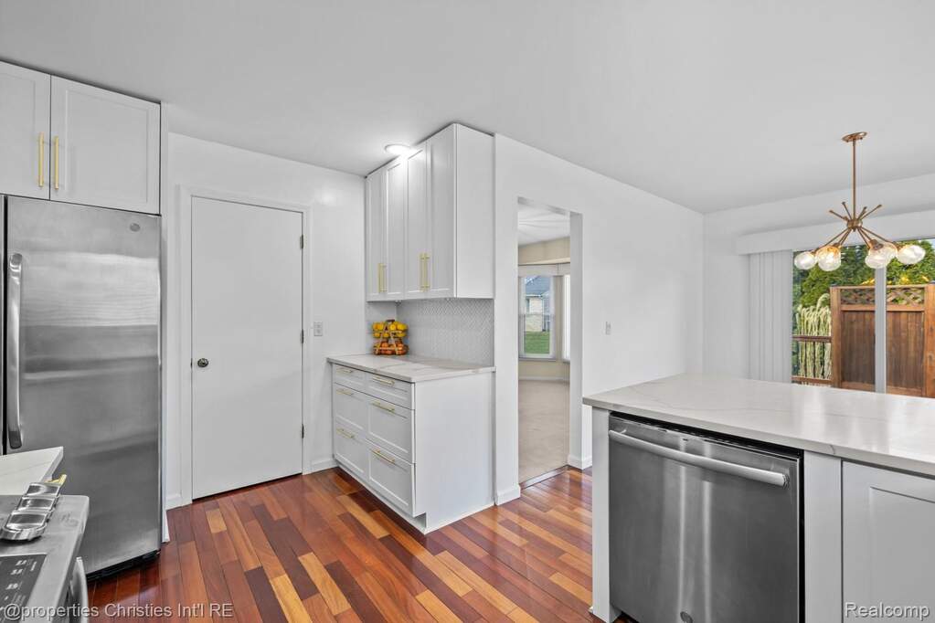 3 Bedroom Single Family Home/House's Image 3