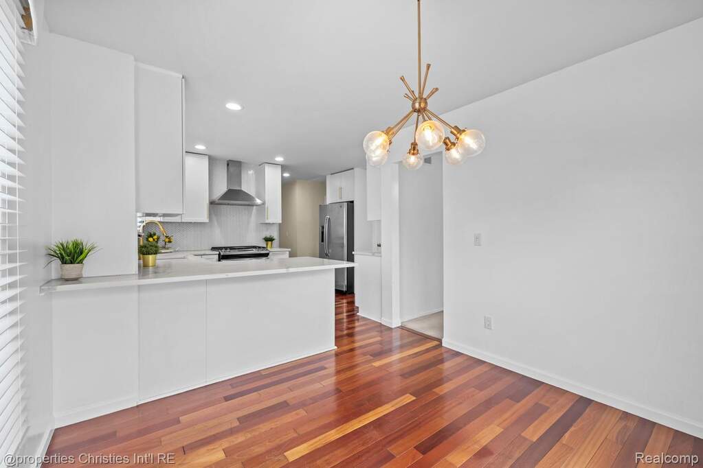 3 Bedroom Single Family Home/House's Image 6