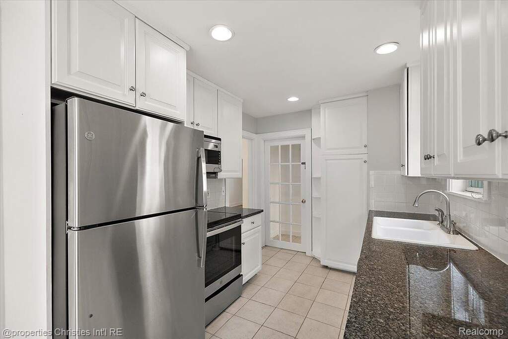 3 Bedroom Single Family Home/House's Image 12