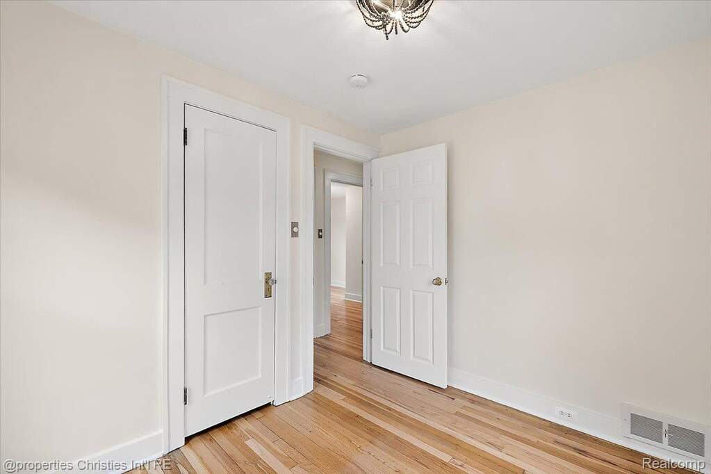 3 Bedroom Single Family Home/House's Image 21