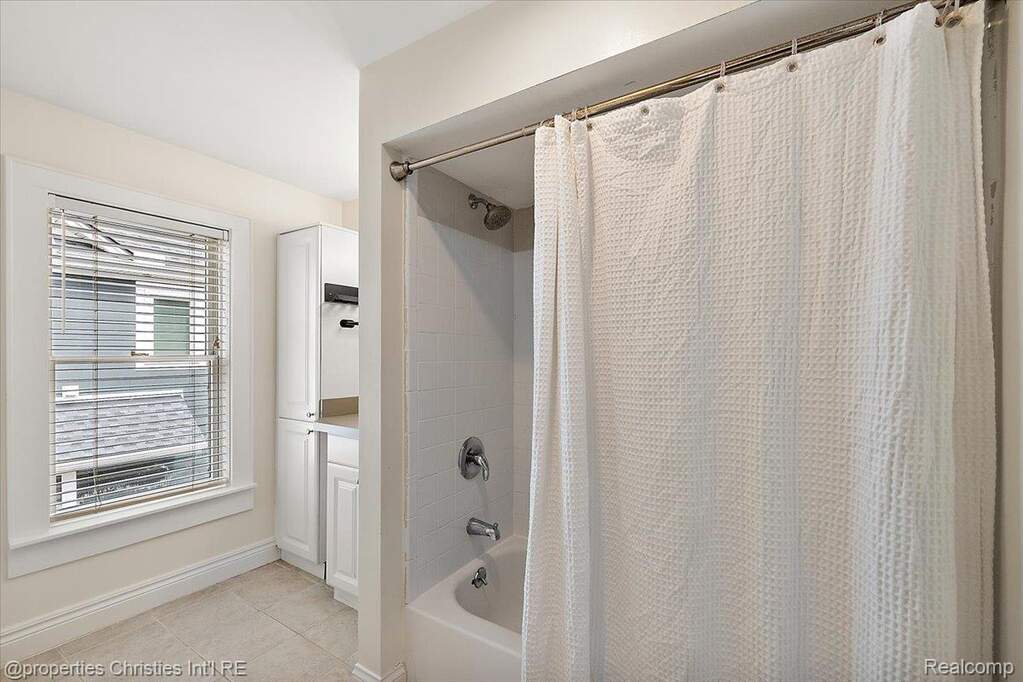 3 Bedroom Single Family Home/House's Image 26