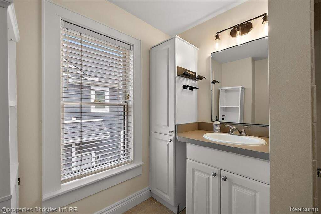 3 Bedroom Single Family Home/House's Image 29