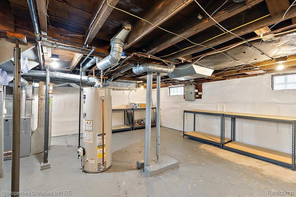 3 Bedroom Single Family Home/House's Image 32