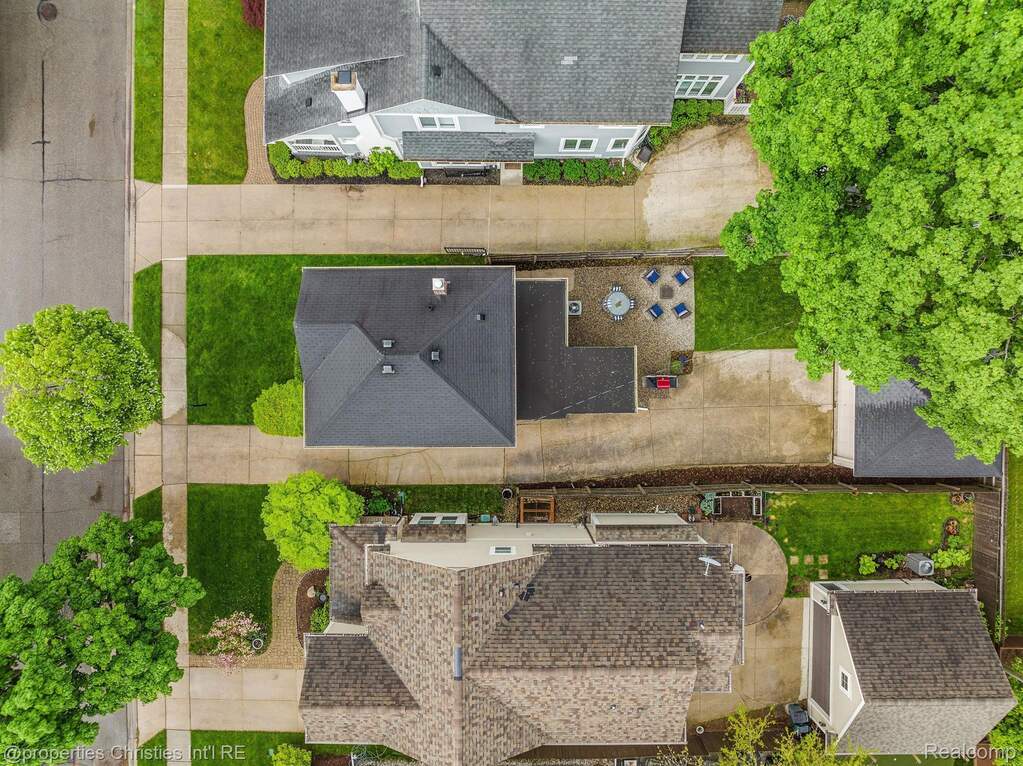 3 Bedroom Single Family Home/House's Image 38