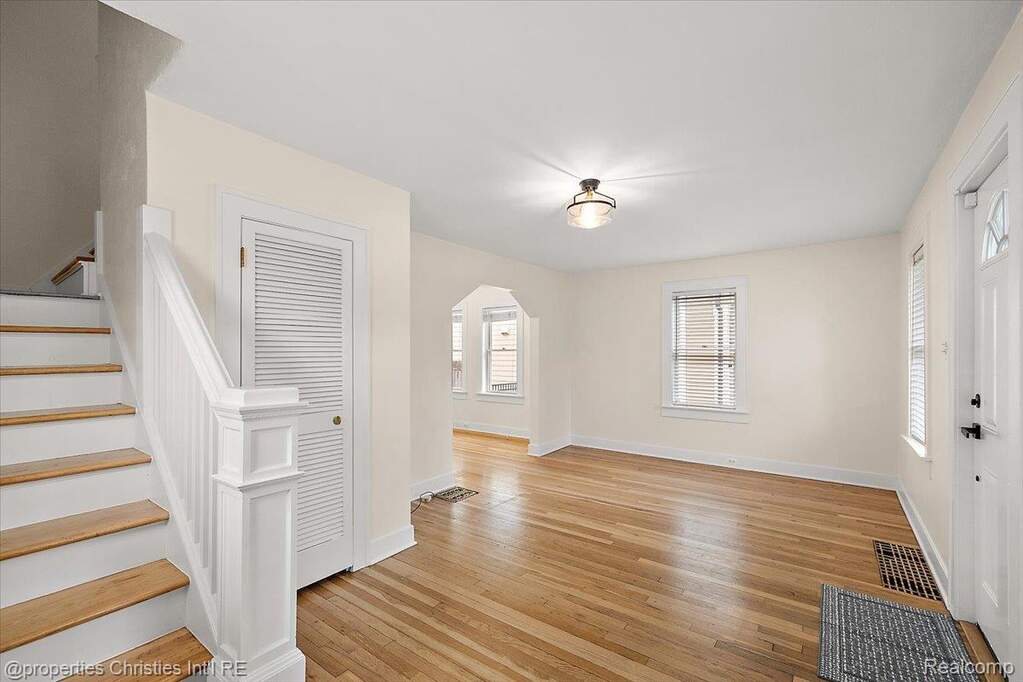 3 Bedroom Single Family Home/House's Image 4