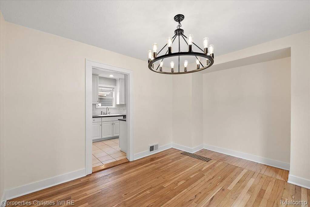 3 Bedroom Single Family Home/House's Image 6
