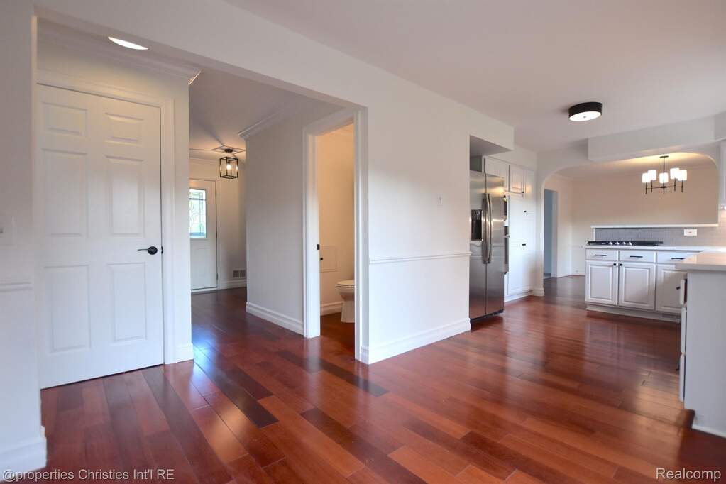 4 Bedroom Single Family Home/House's Image 11