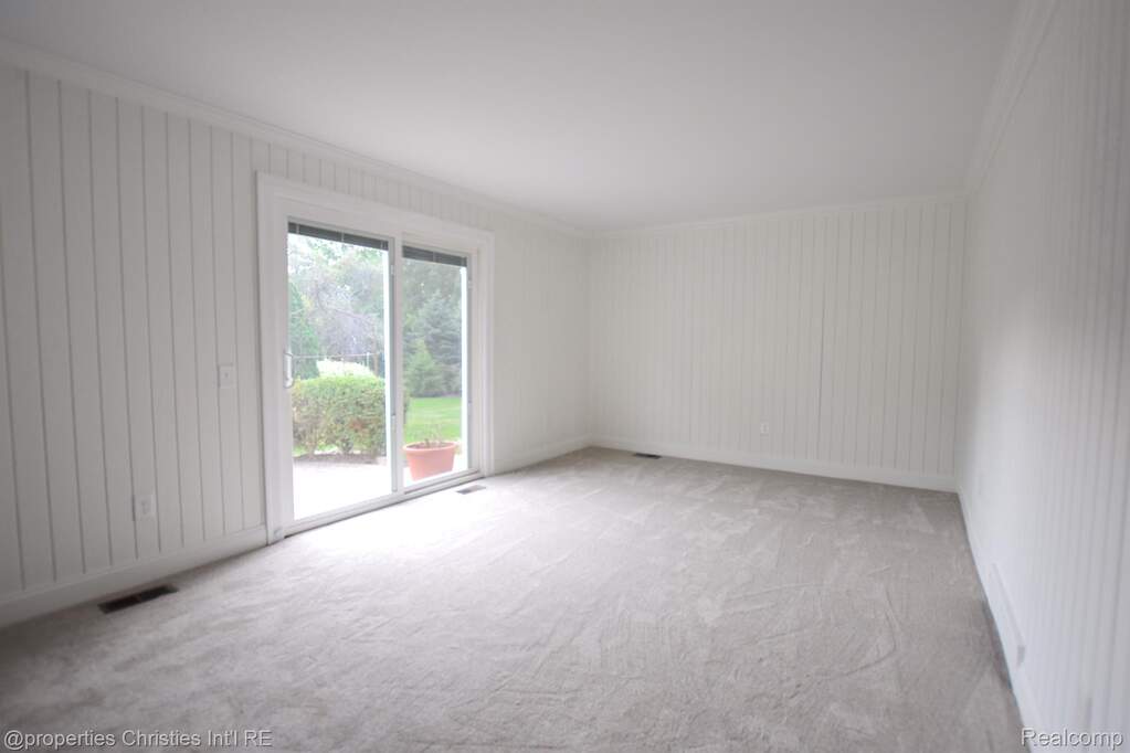 4 Bedroom Single Family Home/House's Image 15