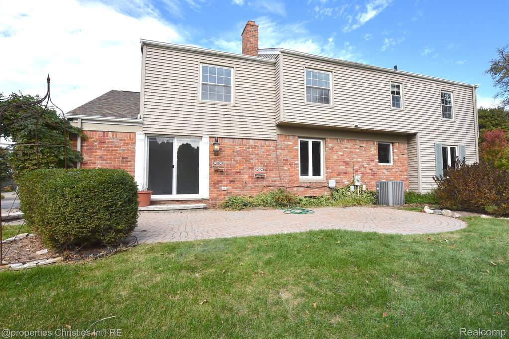 4 Bedroom Single Family Home/House's Image 36