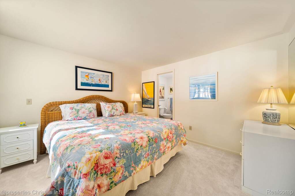 3 Bedroom Apartment/Flat's Image 33