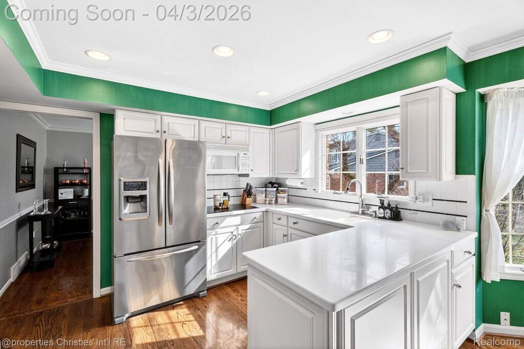 4 Bedroom Single Family Home/House's Image 9