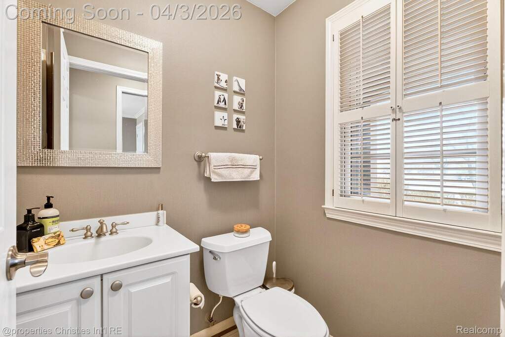 4 Bedroom Single Family Home/House's Image 14