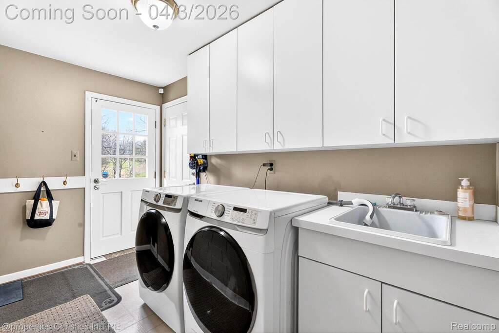 4 Bedroom Single Family Home/House's Image 15
