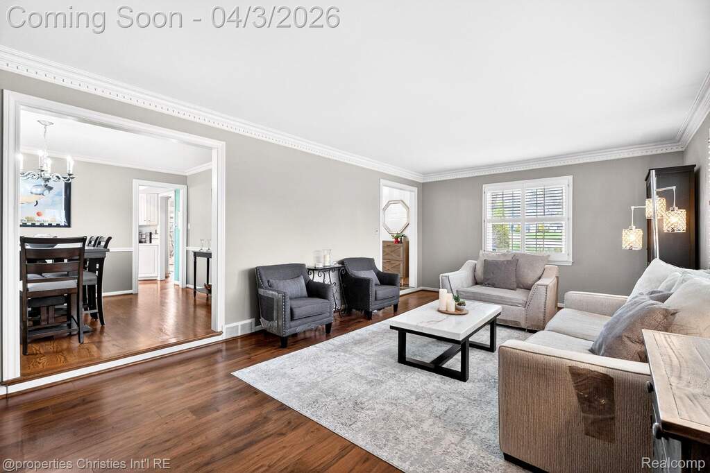 4 Bedroom Single Family Home/House's Image 4