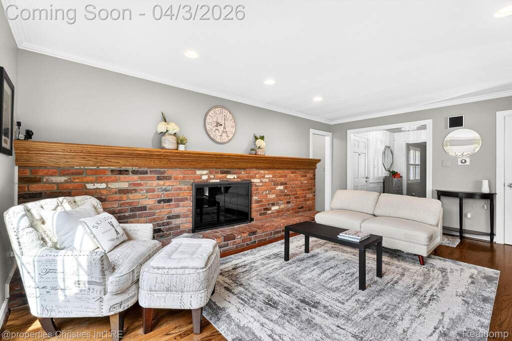 4 Bedroom Single Family Home/House's Image 6