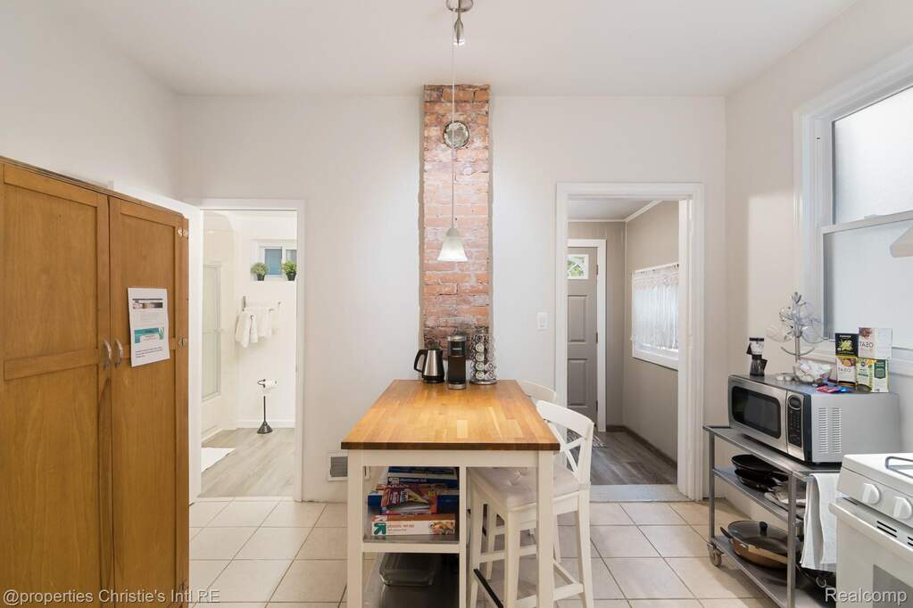5 Bedroom Multi Unit's Image 12