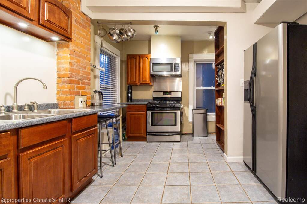 5 Bedroom Multi Unit's Image 14