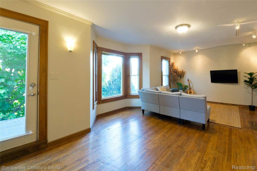 5 Bedroom Multi Unit's Image 22