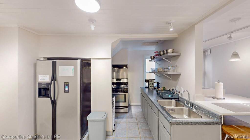 5 Bedroom Multi Unit's Image 24