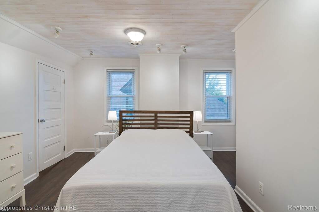 5 Bedroom Multi Unit's Image 29