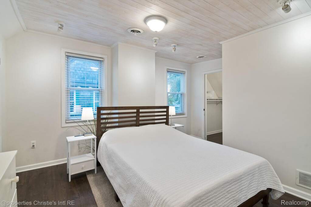 5 Bedroom Multi Unit's Image 30
