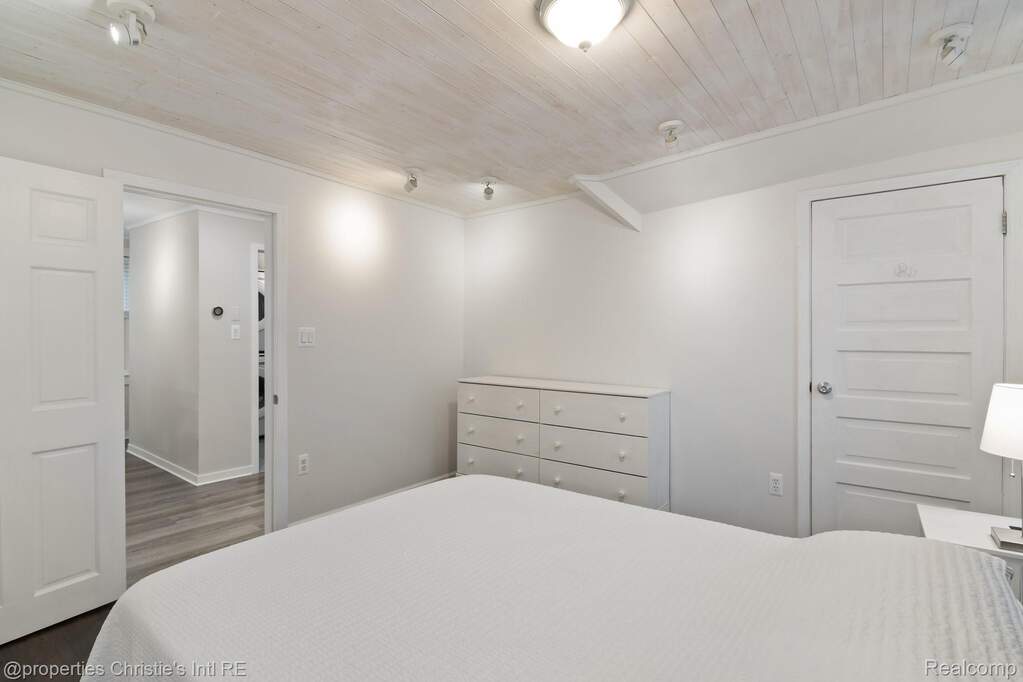 5 Bedroom Multi Unit's Image 31