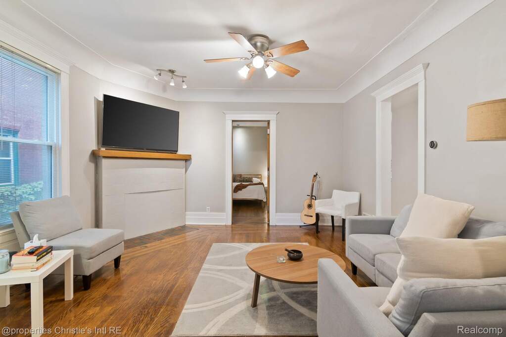 5 Bedroom Multi Unit's Image 4
