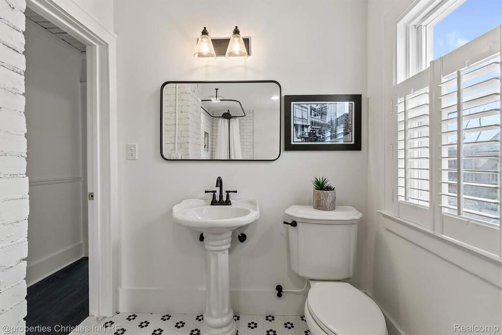 3 Bedroom Single Family Home/House's Image 18