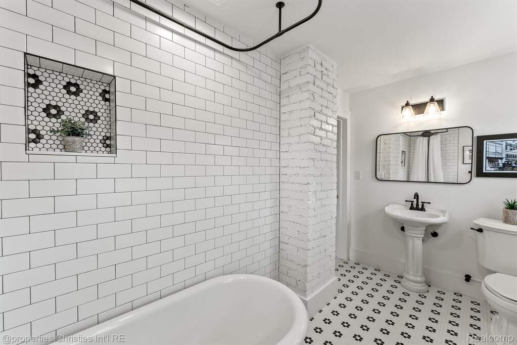 3 Bedroom Single Family Home/House's Image 19