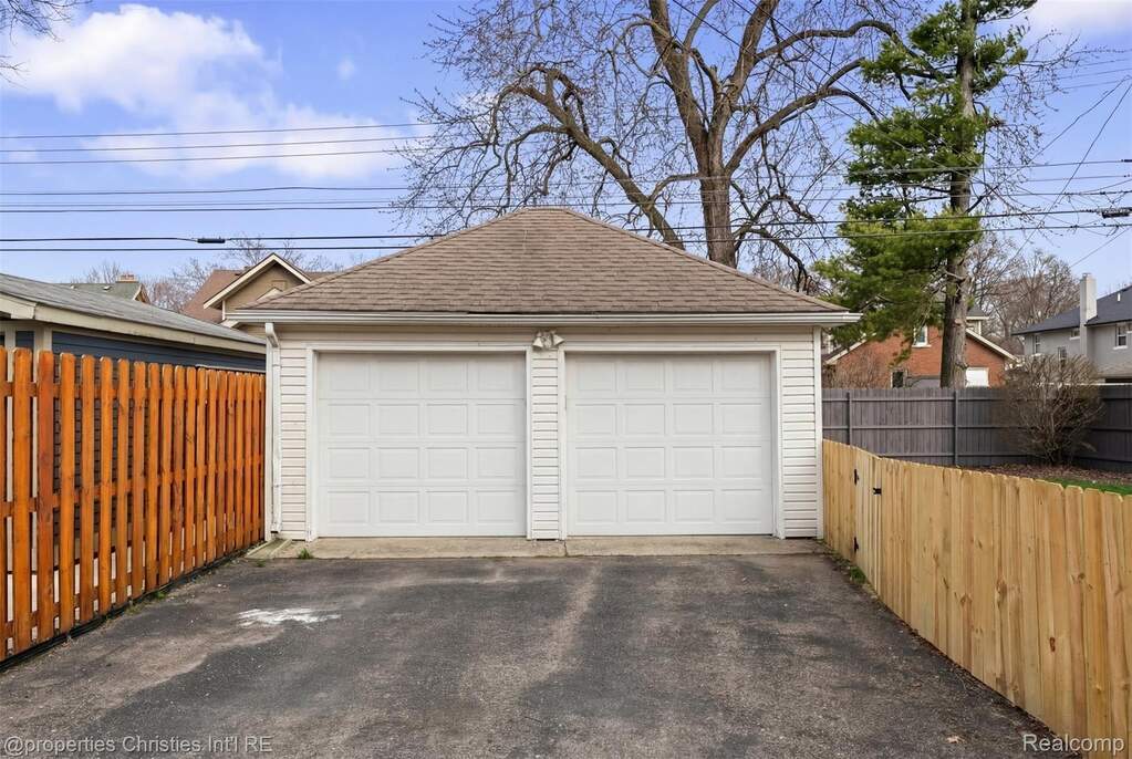 3 Bedroom Single Family Home/House's Image 25