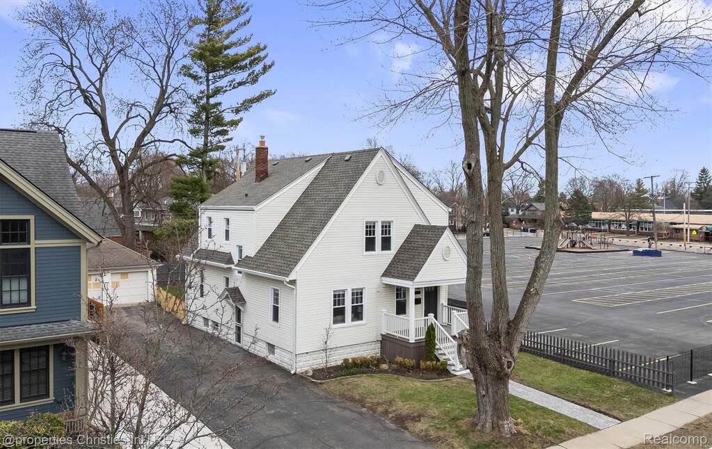 3 Bedroom Single Family Home/House's Image 32