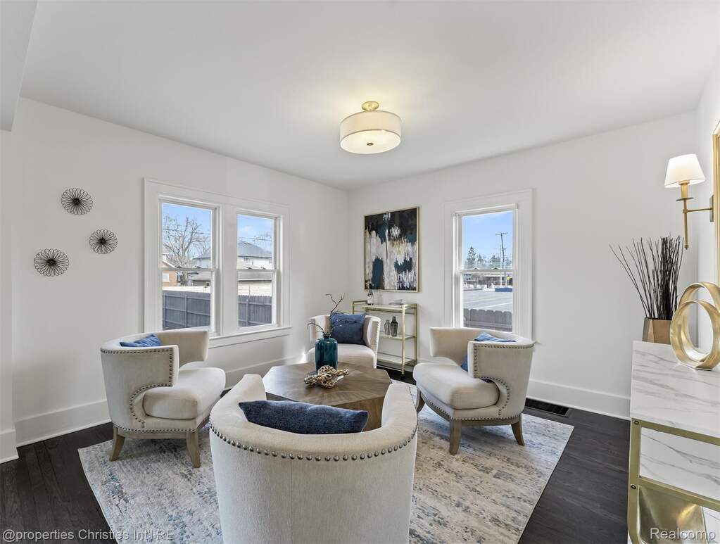 3 Bedroom Single Family Home/House's Image 4