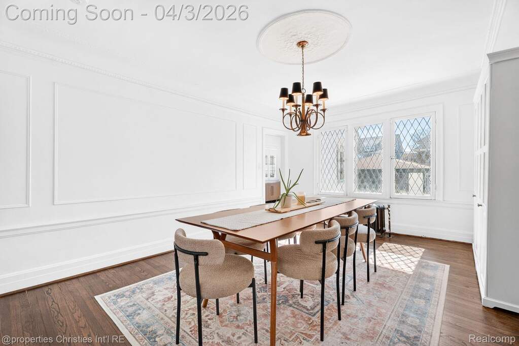 6 Bedroom Single Family Home/House's Image 17