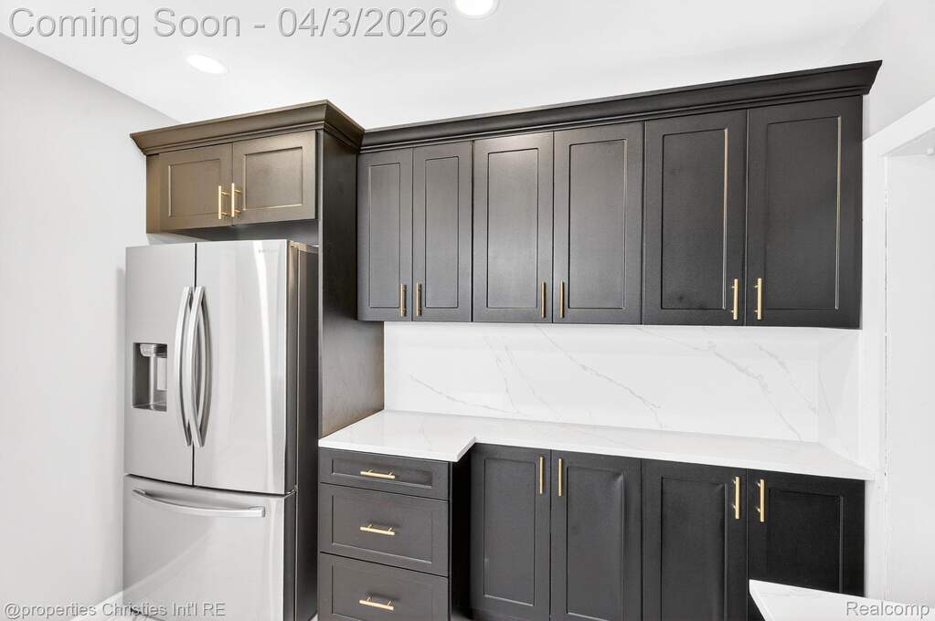 6 Bedroom Single Family Home/House's Image 22