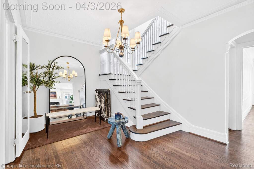 6 Bedroom Single Family Home/House's Image 27