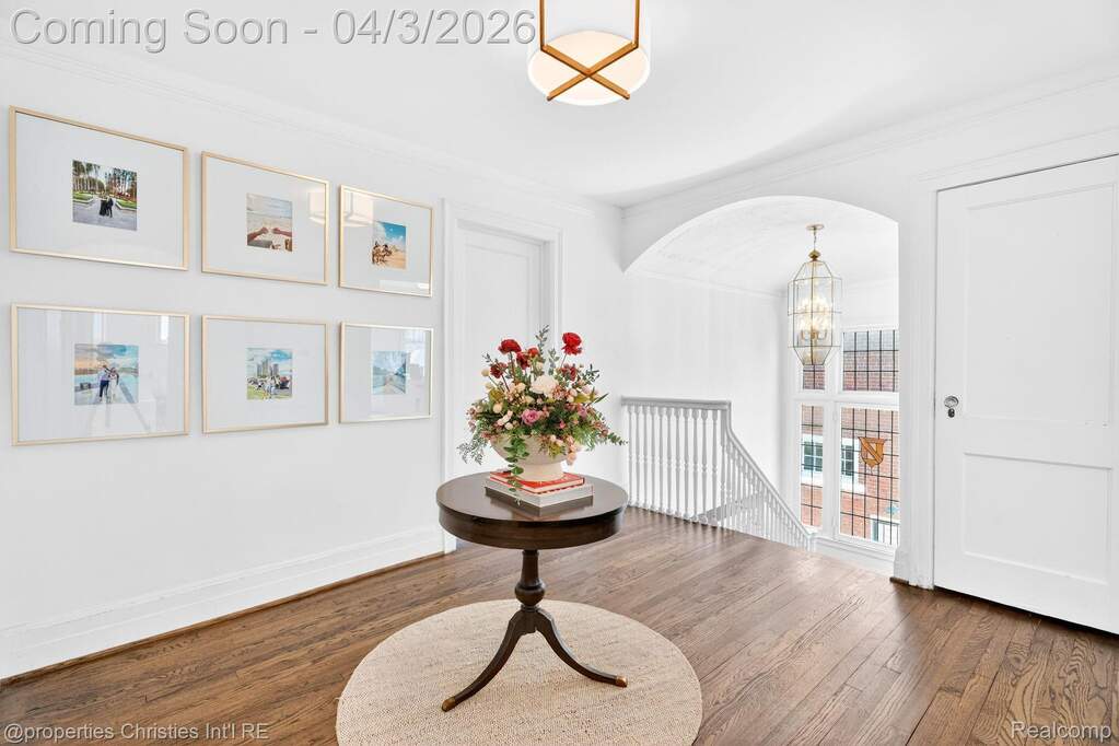 6 Bedroom Single Family Home/House's Image 30