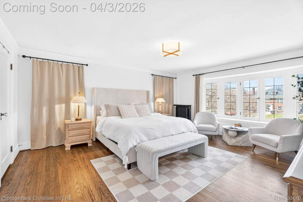 6 Bedroom Single Family Home/House's Image 32