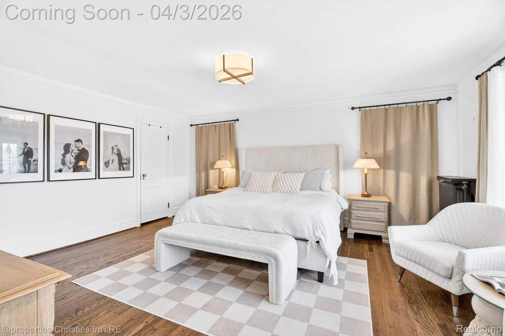 6 Bedroom Single Family Home/House's Image 33