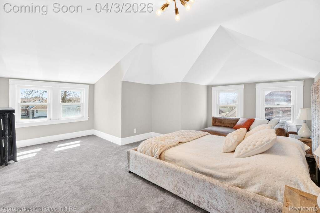 6 Bedroom Single Family Home/House's Image 50