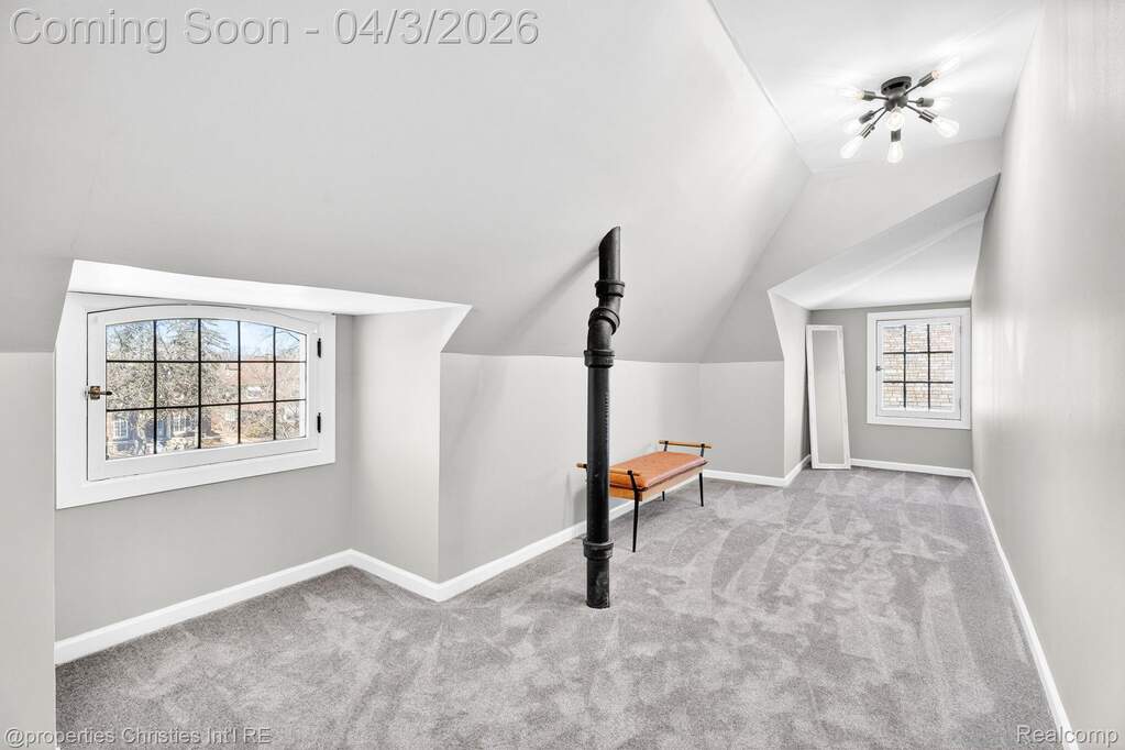 6 Bedroom Single Family Home/House's Image 55