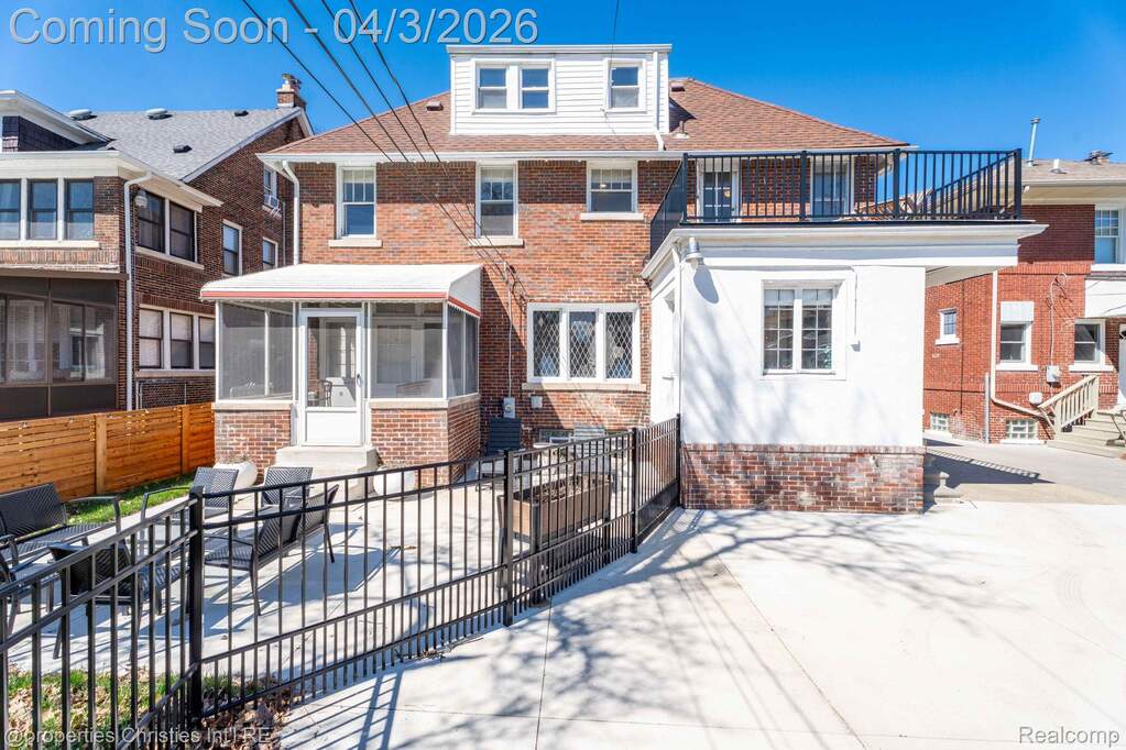 6 Bedroom Single Family Home/House's Image 58