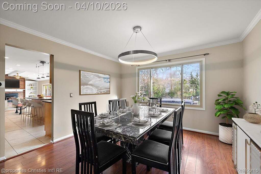 3 Bedroom Single Family Home/House's Image 8