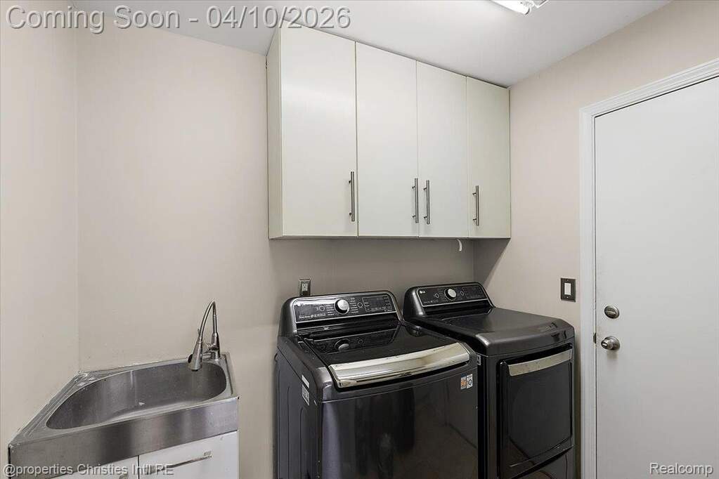 3 Bedroom Single Family Home/House's Image 17