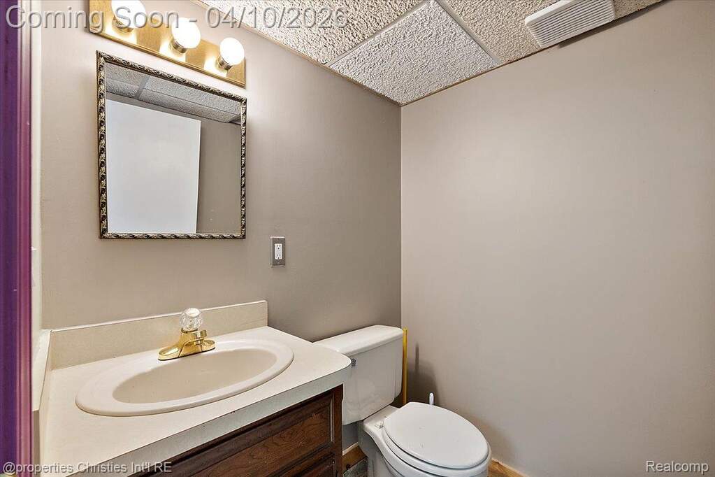 3 Bedroom Single Family Home/House's Image 38